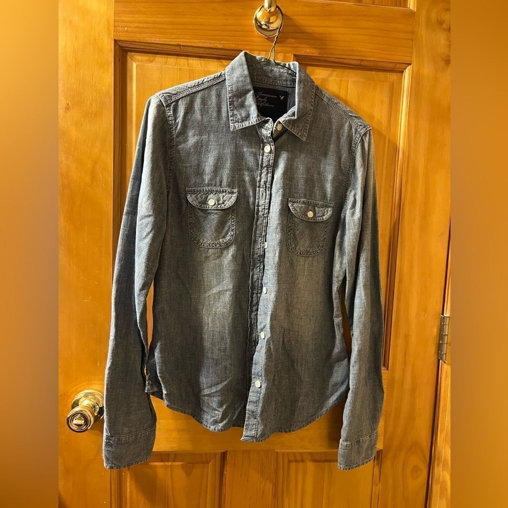 American Eagle Size Medium Chambray Button Down S… - image 1